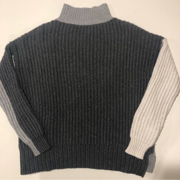 Vince Camuto Pullover Sweater Womens size XS Grey and White - Picture 5 of 10